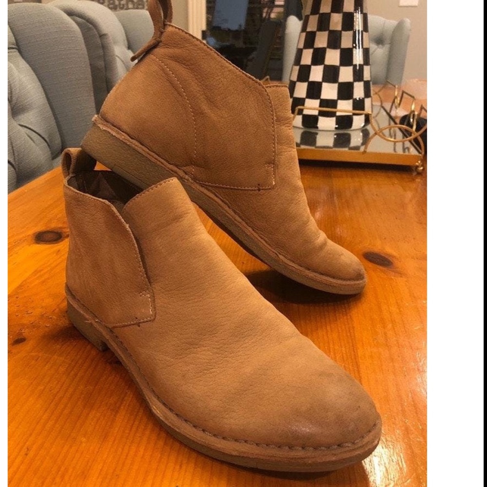 Dolce Vita leather booties size 6.5